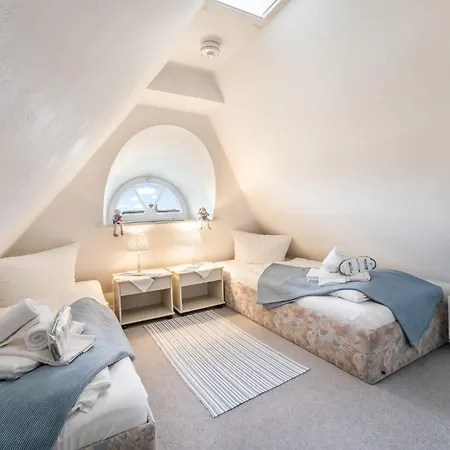 Lh Arnika, Hausteil 4 *